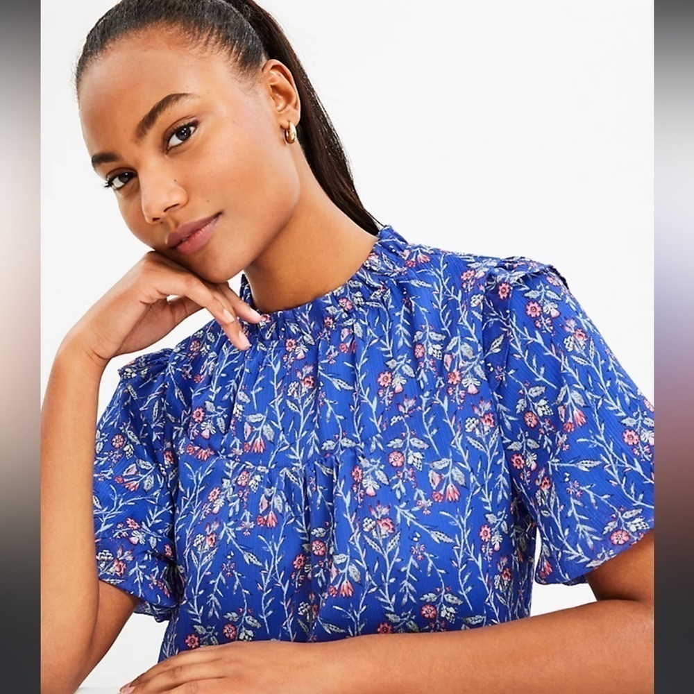 ✨HOST PICK✨NWT LOFT Ruffle Neck Balloon Sleeve Blouse